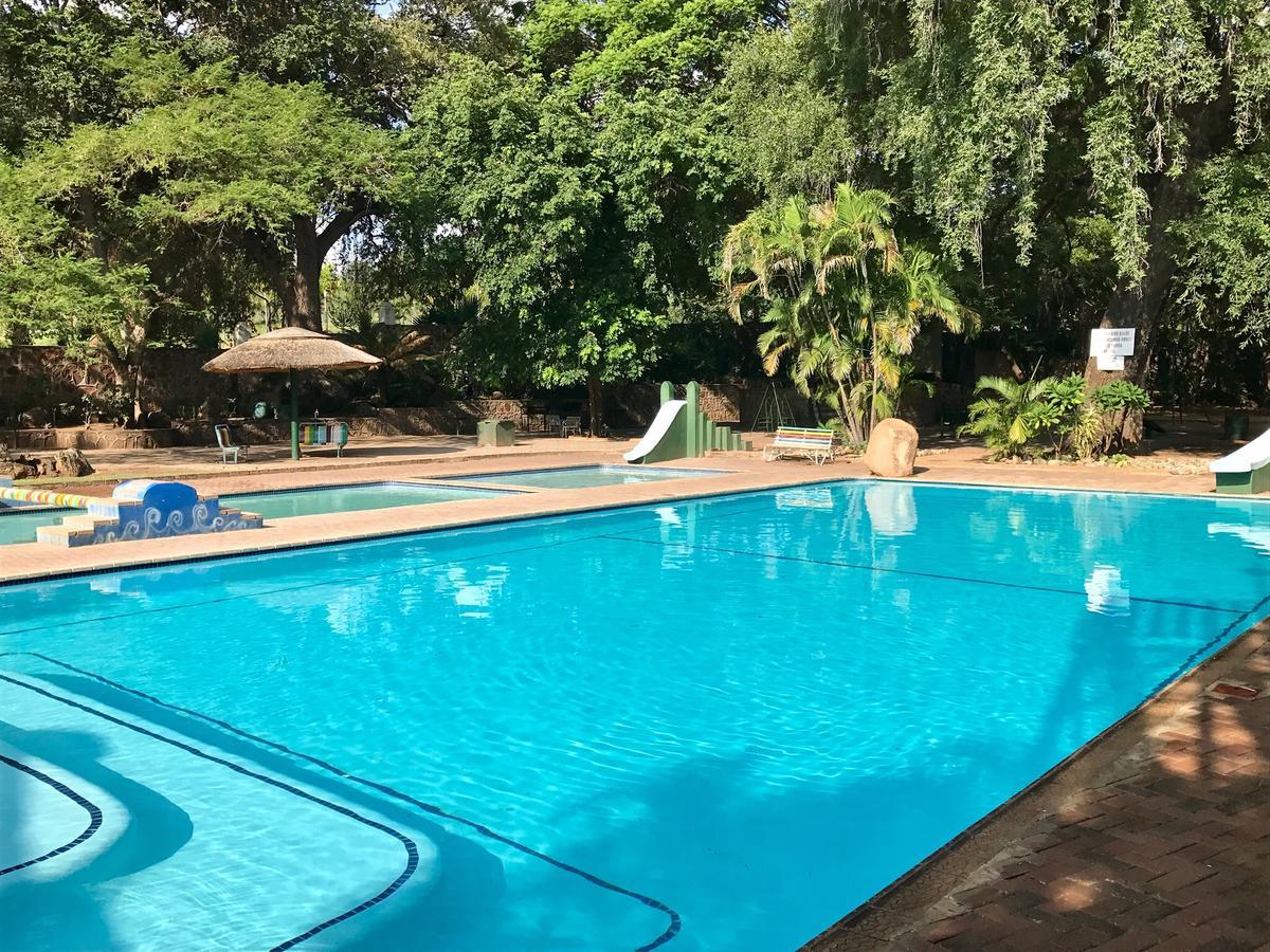 Manoutsa Holiday Resort Hoedspruit Exterior photo